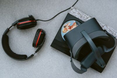 ¿Cómo configurar el audio de una diadema en consola sin perder sonido, chat ni micrófono?