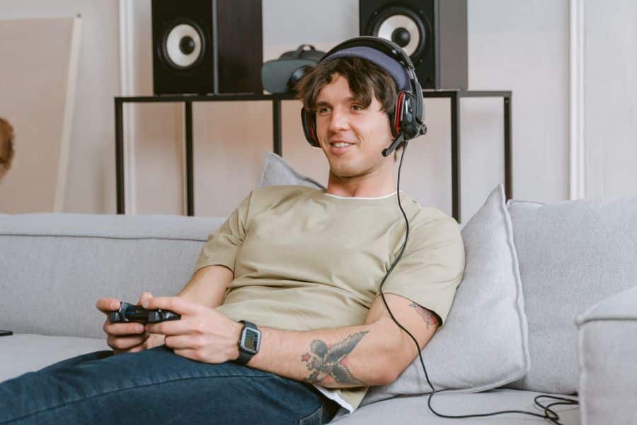 Jugador con headset en Xbox