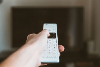 Cómo arreglar los botones de un control remoto que no funcionan